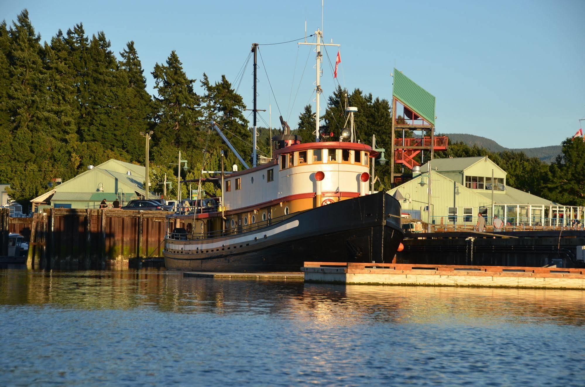 Swept Away Inn Port Alberni Exterior foto